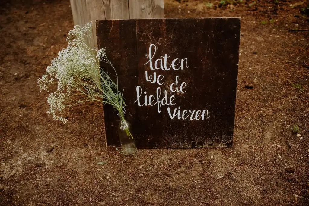 Welkomstbord Hout – Laten we de liefde vieren
